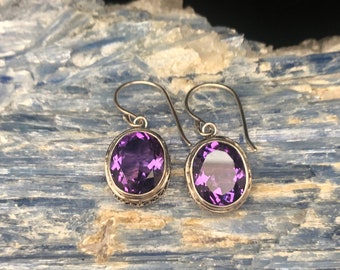 Amethyst Ohrringe // Oval in Bali // Lila Amethyst Ohrringe // Sterling Silber