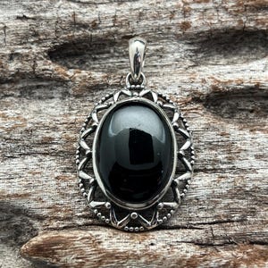 Black Onyx Pendant // 925 Sterling Silver // Oval Setting
