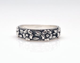 Flowers Ring // 925 Sterling Silver // Oxidized Bali Ring