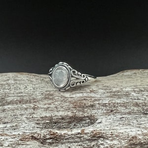 Anillo de piedra lunar de Bali: plata de ley 925 vintage, hecho a mano
