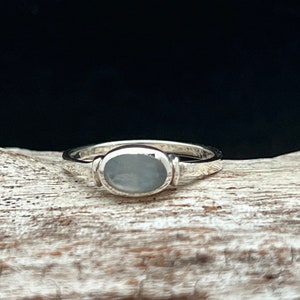 Simple Moonstone Ring // 925 Sterling Silver // Oval Setting // Sizes 5 to 10
