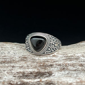 Oxidized Black Onyx Ring // 925 Sterling Silver // Unisex Onyx Ring // Size 6 to 12