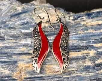 Red Shell Earrings // 925 Sterling Silver // Bali Setting // Shell Earrings
