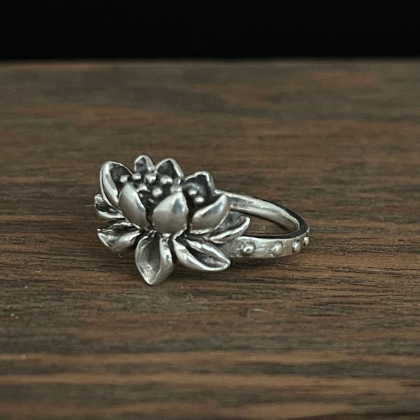 Silver Lotus Ring // 925 Sterling Silver // Oxidized Silver Lotus Ring // Sizes 5 to 9