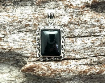 Zwarte onyx-hanger // 925 sterlingzilver // Gevlochten rechthoek