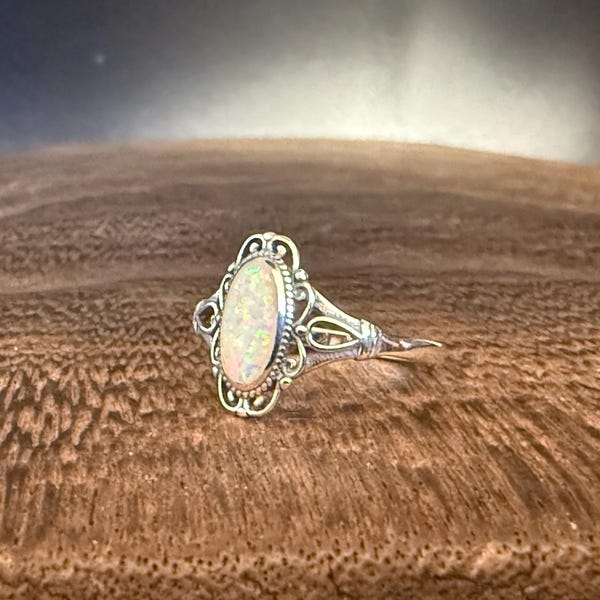 Vintage Opal Filigree Ring // 925 Sterling Silver with Lab Opal // Size 4 to 10