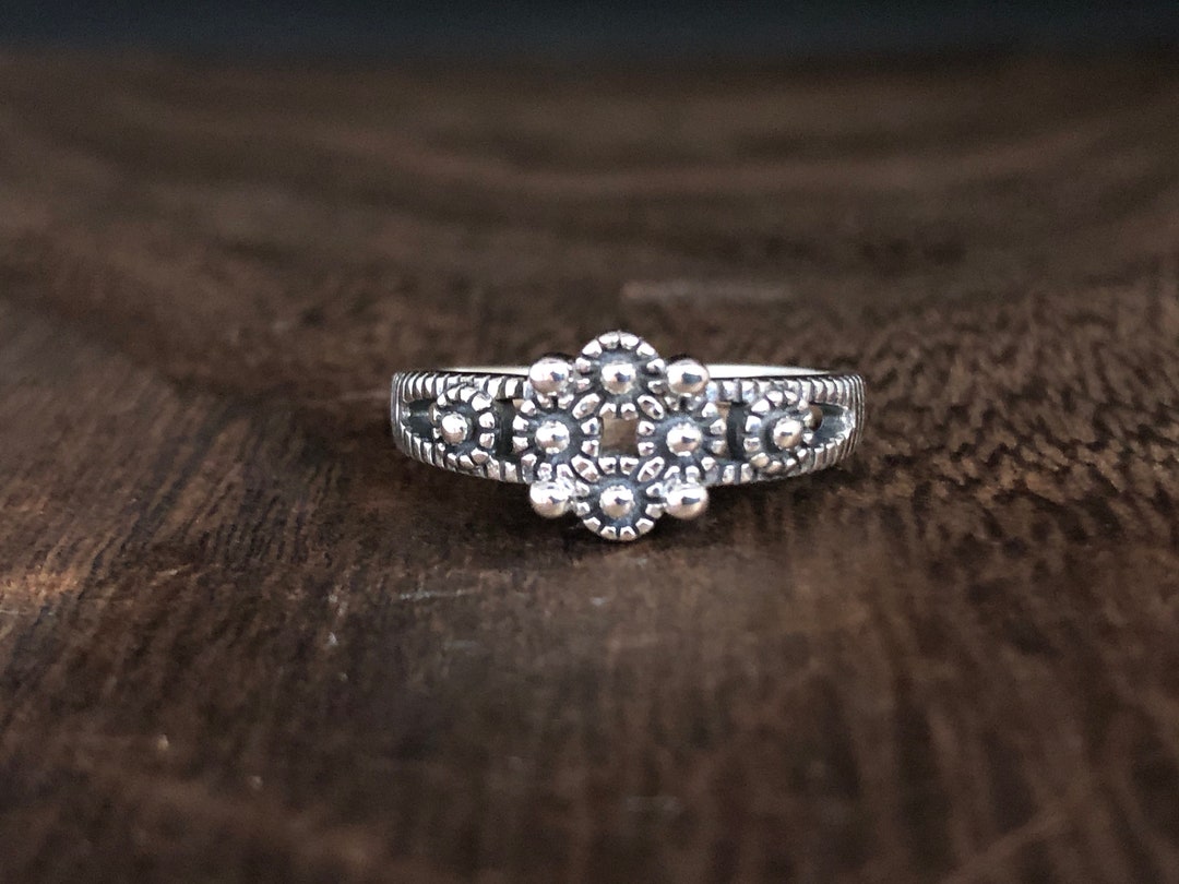 Oxidized Bali Sun Ring // 925 Sterling Silver // Celestial Band - Etsy