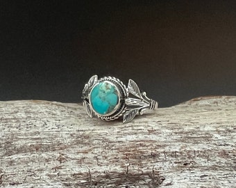 Turquoise Leaf Ring // 925 Sterling Silver with Natural Turquoise // Sizes 5 to 10