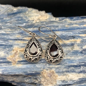 Garnet Earrings // Teardrop Bali Setting // 925 Sterling Silver // Garnet Jewelry