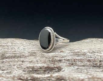 Oval Shape Black Onyx Ring // 925 Sterling Silver // Sizes 5 to 10 Available