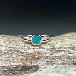 Small Square Turquoise Ring // 925 Sterling Silver // Sizes 5 to 10