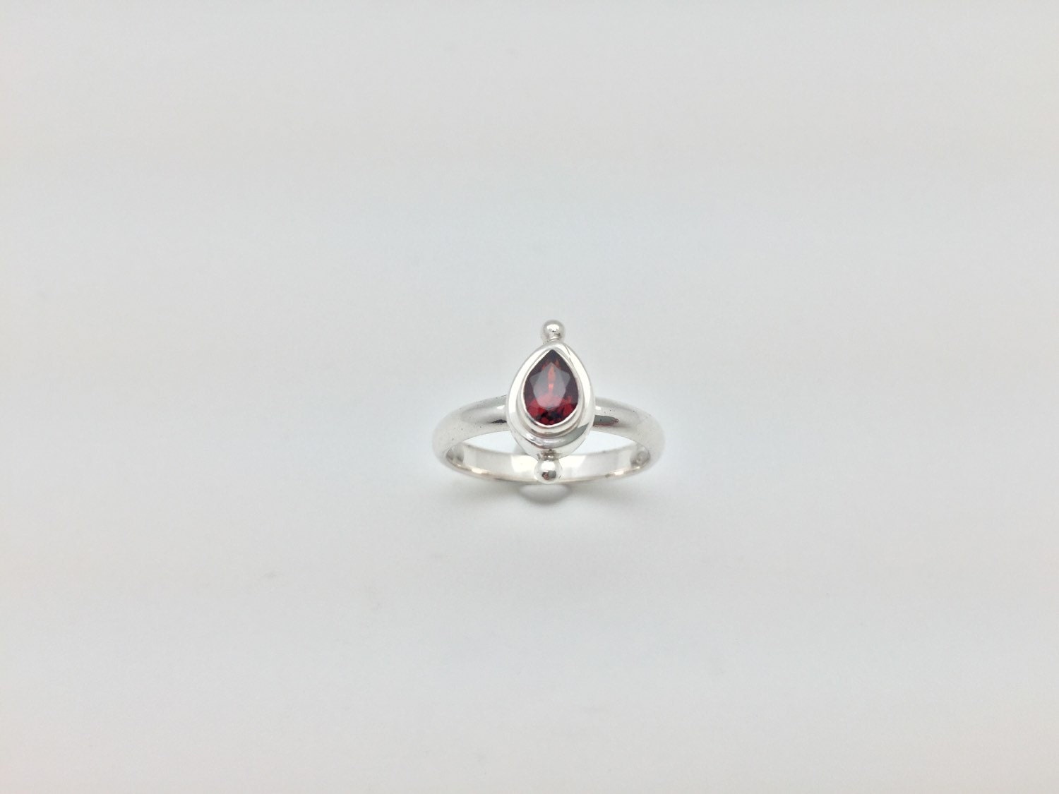 Silver & Garnet Ring SZ 7