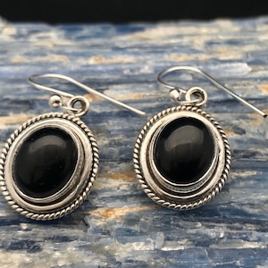 Black Onyx Stone Earrings // Sterling Silver // Braided Oval Setting // Onyx Silver Earrings // Onyx Stone Earrings // Handmade Earrings
