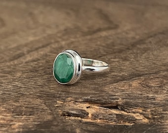 Emerald Ring Sterling Silver, Bezel Set Green Gemstone Ring, Handmade 925 Silver Ring, Minimalist May Birthstone Gift for Her