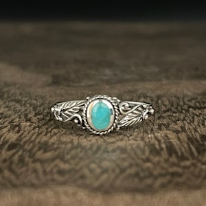 Southwest Turquoise Leaf Ring // 925 Sterling Silver with Genuine Turquoise // Oxidized