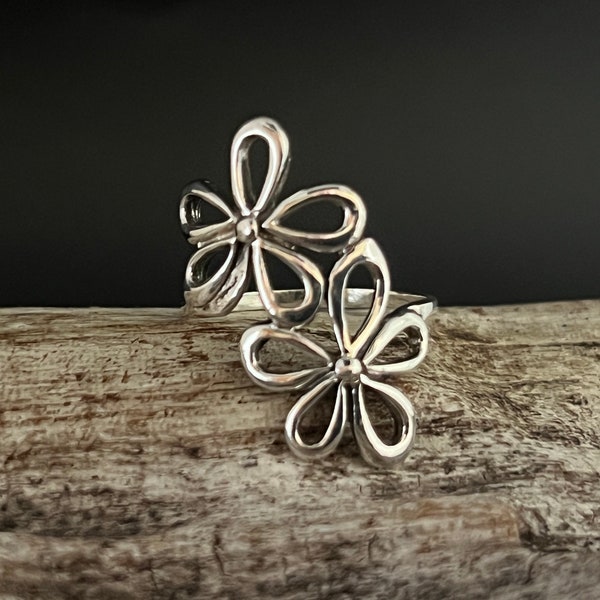 Double Flower Ring // 925 Sterling Silver // 2 Large Flowers Ring // Handmade // Sizes 7 to 10 Available