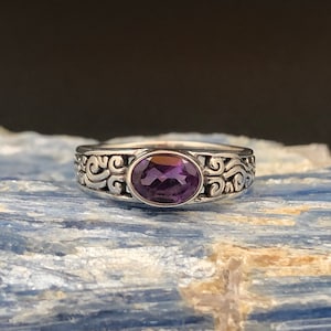 Amethyst Ring Size 7 // Amethyst Silver Ring // Bali Wave Setting // Amethyst Jewelry