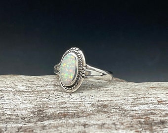 Anillo de ópalo estilo vintage // Plata de ley 925 // Anillo de ópalo bohemio // Tallas disponibles del 5 al 10