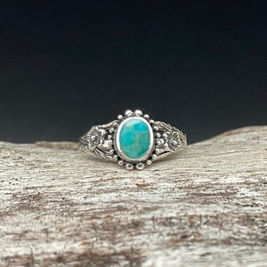 Floral Turquoise Ring // 925 Sterling Silver with Genuine Turquoise // Sizes 40 to 9 Available