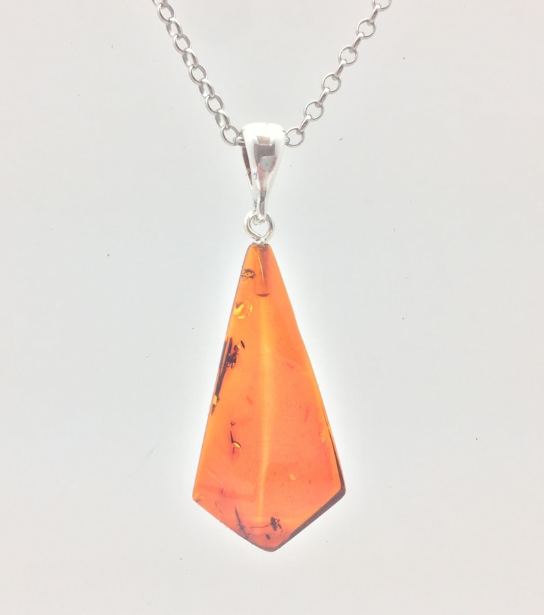 Amber Pendant // 925 Sterling Silver // Geometric Setting // Cherry Amber Color