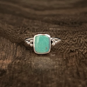 Rectangular Shape Turquoise Ring with Genuine Turquoise // 925 Sterling Silver // Sizes 5 to 10