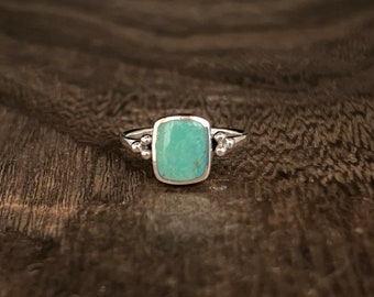 Rechthoekige vorm Turquoise ring met echt turkoois // 925 sterling zilver // maten 5 tot 10