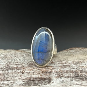 Blue Labradorite Ring - Size 9 // 925 Sterling Silver // Handmade