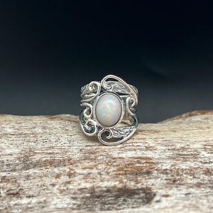 Vintage Style Opal Ring // 925 Sterling Silver // Size 6