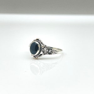 Vintage Onyx Leaves Ring // 925 Sterling Silver with Black Onyx // Size 4 to 10 image 6