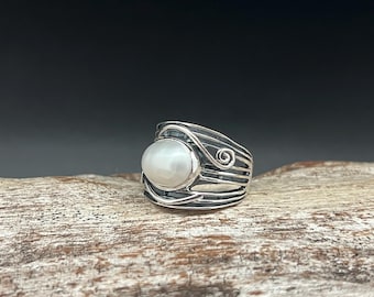 Anillo de perla natural estilo vintage // Plata de ley 925 // Talla 9