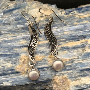 Pearl Earrings // Silver Pearl Earrings // Dangly Bali Setting // Sterling Silver