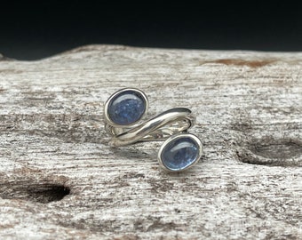Natural Tanzanite Silver Ring // 925 Sterling Silver  // Size 6