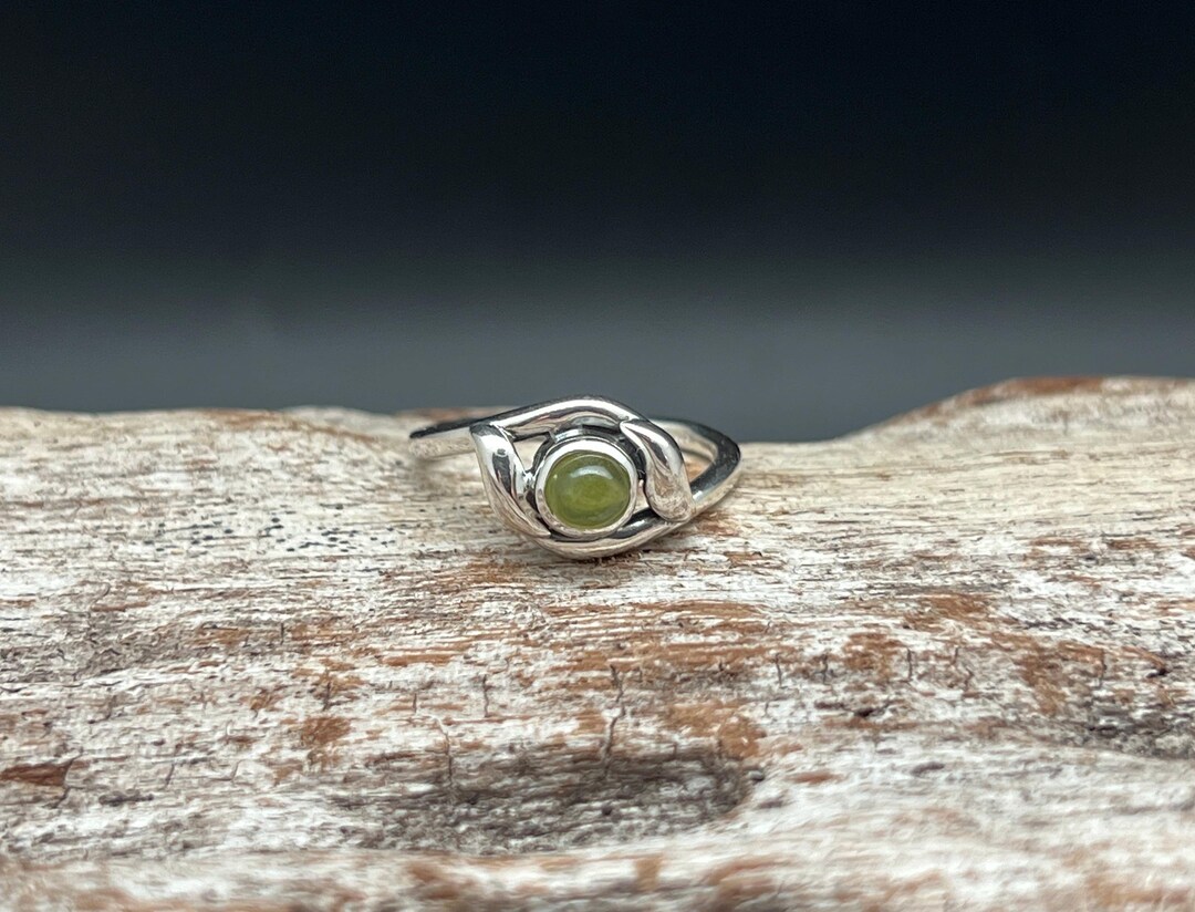 ヴィンテージスタイルの翡翠リング // 925スターリングシルバー