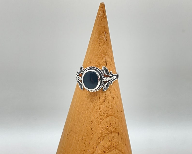 Leaf Design Black Onyx Ring // 925 Sterling Silver // Oxidized// Size 5 to 10 image 2