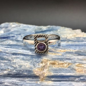 Amethyst Ring // 925 Sterling Silver // Oxidized Rectangular Round Setting // Size 8