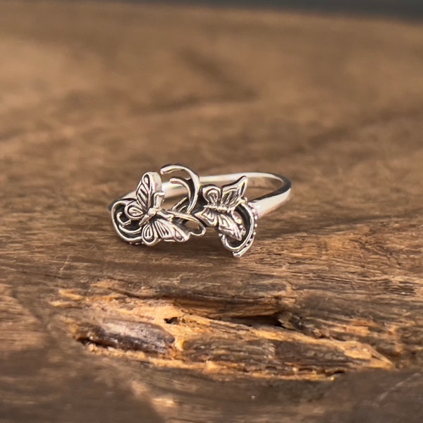 Sterling Silver Butterfly Ring // 925 Sterling Silver // Sizes 6 to 9 // Oxidized // Butterflies Ring