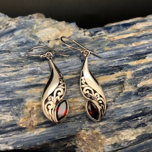 Garnet Earrings // Bali Swirl Setting // Silver Garnet Earrings // 925 Sterling Silver