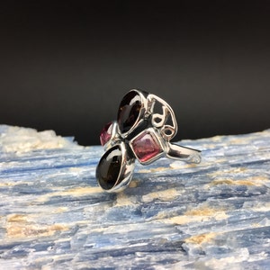 Turmalin Ring // 925 Sterling Silber // Tropfenförmige Fassung // Size 8
