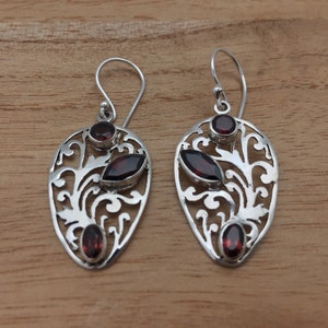 Garnet Leaf Cut-out Silver Earrings // 925 Sterling Silver // Bali Design // Hypoallergenic // Hook Backing