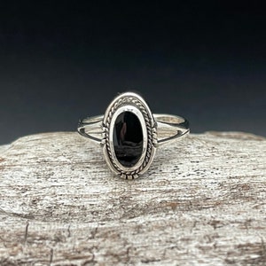 Western Black Onyx Ring // 925 Sterling Silver // Sizes 4 to 10 Available
