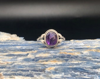 Amethyst Ring Size 8 // Silver Amethyst Ring // Natural Amethyst Silver Ring // 925 Sterling Silver // Art Deco Style Amethyst Ring