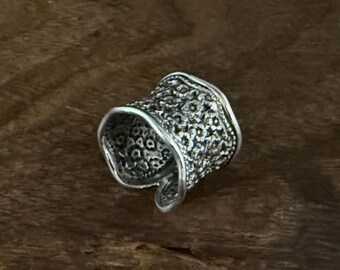 Thai Floral Ring // 925 Sterling Silver // Sizes 7 to 12 // Hand Stamped