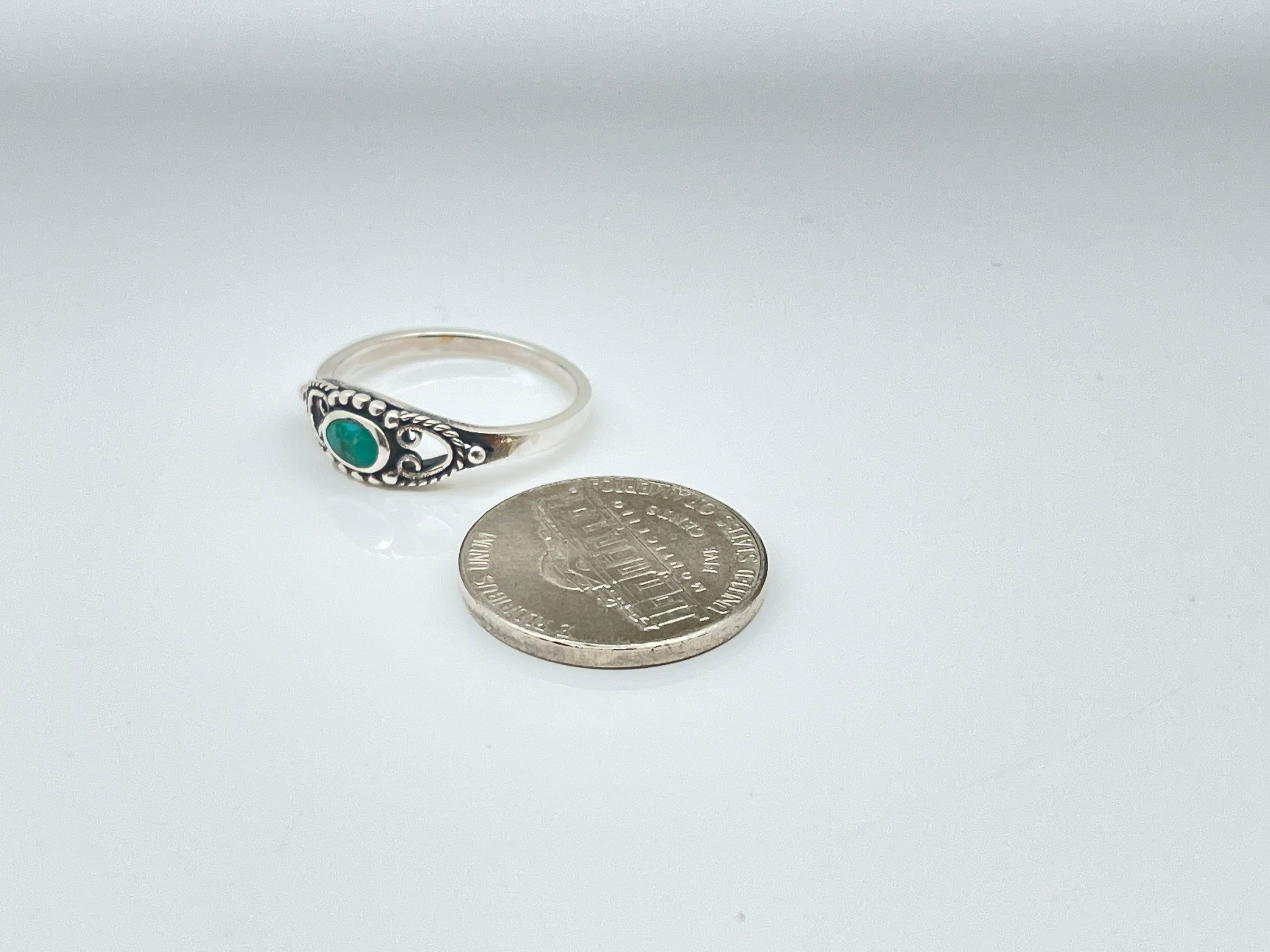 Small Vintage Style Turquoise Ring // 925 Sterling Silver