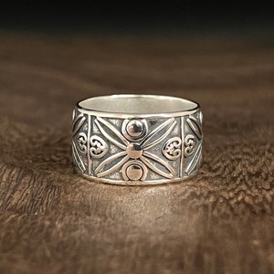 Floral Pattern Bali Style Silver Band Ring // 925 Sterling Silver // Oxidized // Sizes 7 to 13