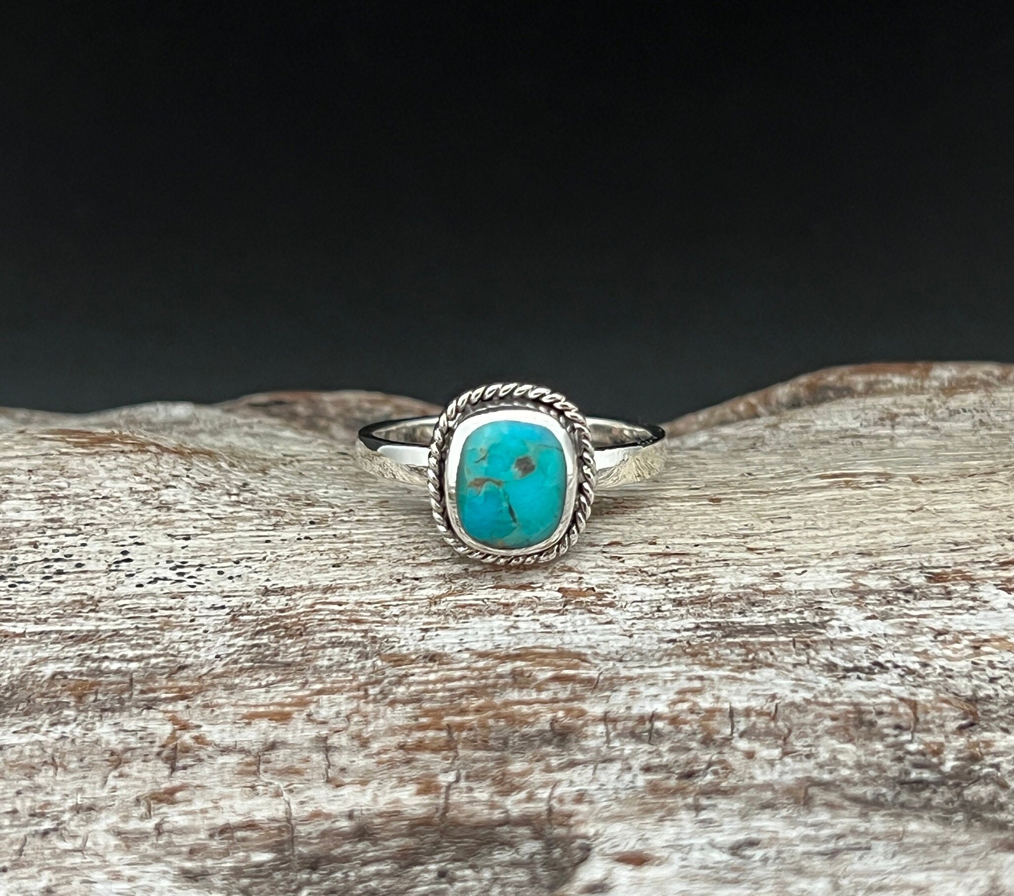 Striking Vintage Native American Navajo Green Turquoise Linda Johnson Sterling Silver Ring Striking Vintage Native American Navajo Green Turquoise Linda Johnson Sterling Silver Ring