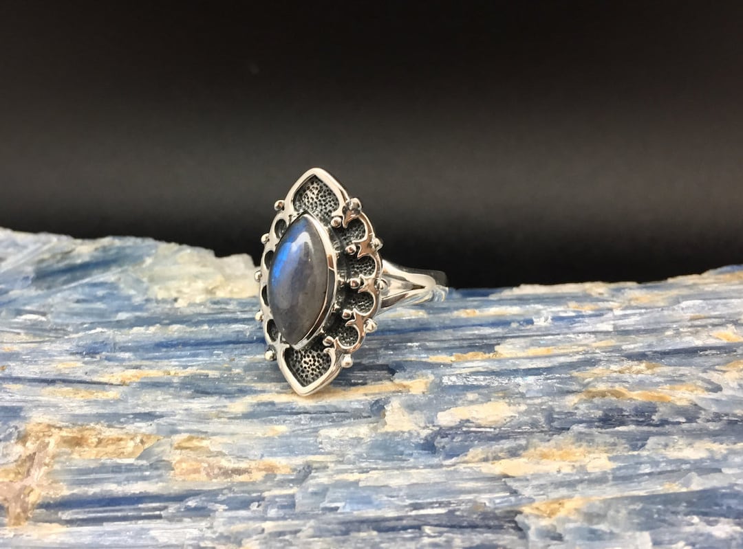Anillo De Plata De Ley Con Labradorita En Forma De Lágrima / Anillo Bohemio Hecho A Mano - España