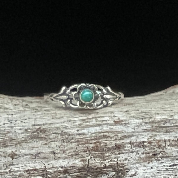 Rustic Turquoise Flower Ring // 925 Sterling Silver // Vintage Style Turquoise Flower Ring