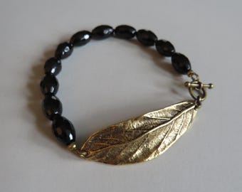 Bracelet Antique Gold Leaf Link & Faceted Rice Shaped Black Onyx Gemstones Made To Order 9" Bracelet Shown In Photos Toggle Clasp