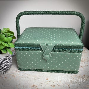 Morris Green Medium Sized Sewing Box, Hobby Gift