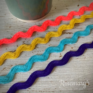 High Quality Coloured Jumbo Ric Rac Rayon 9mm/13mm 23 colours to choose from. Made in the UK. Multibuy / Bulk Buy Discount!
